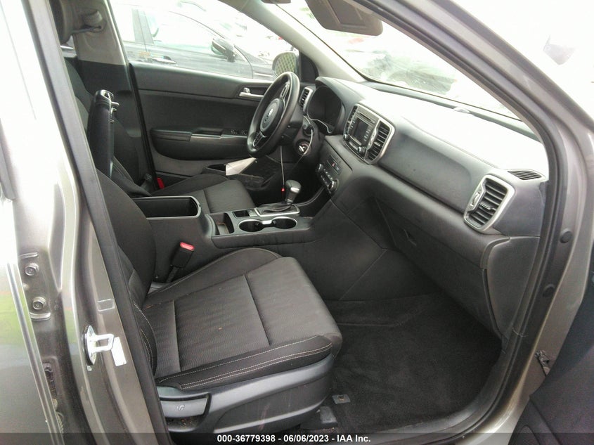 VIN KNDPM3AC3K7526985 2019 KIA SPORTAGE LX