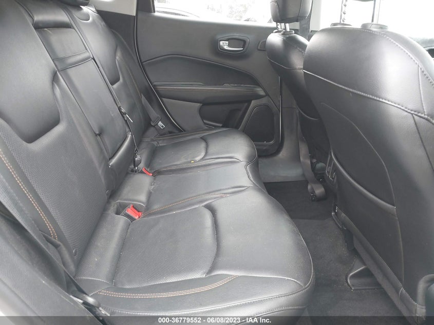 VIN 3C4NJDCB1JT232425 2018 JEEP COMPASS LIMITED