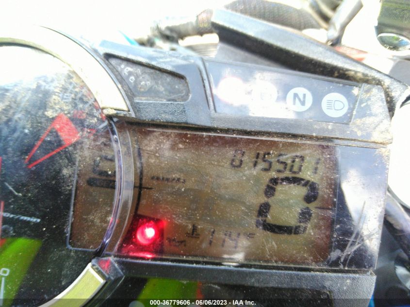 2013 SUZUKI GSX-R600 - JS1GN7FA2D2100100