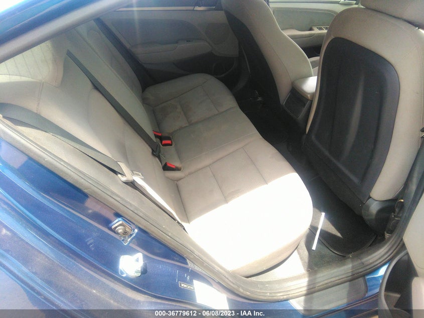 VIN 5NPD84LF2JH214431 2018 HYUNDAI ELANTRA SEL