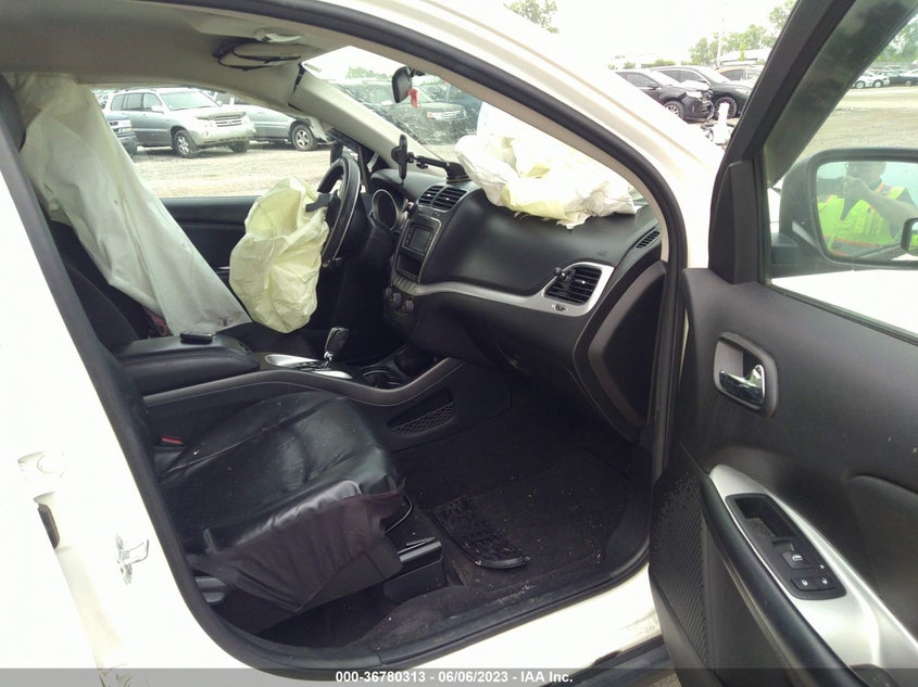 VIN 3C4PDCAB5JT218072 2018 DODGE JOURNEY SE
