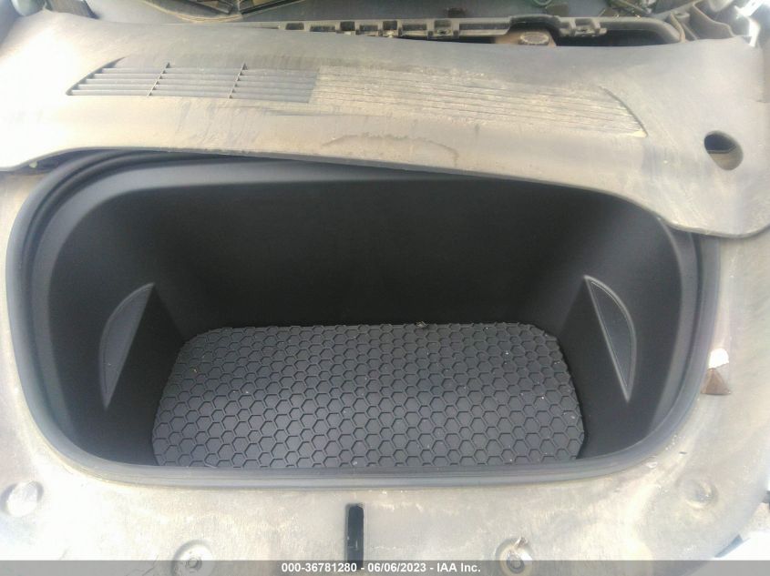 2020 TESLA MODEL Y LONG RANGE - 5YJYGDEE5LF013035