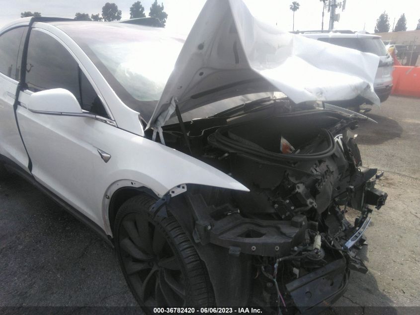 2018 TESLA MODEL X 75D/100D/P100D - 5YJXCDE26JF123358