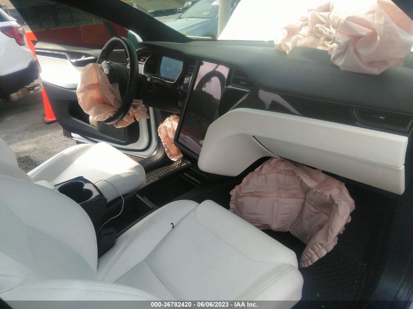 2018 TESLA MODEL X 75D/100D/P100D - 5YJXCDE26JF123358