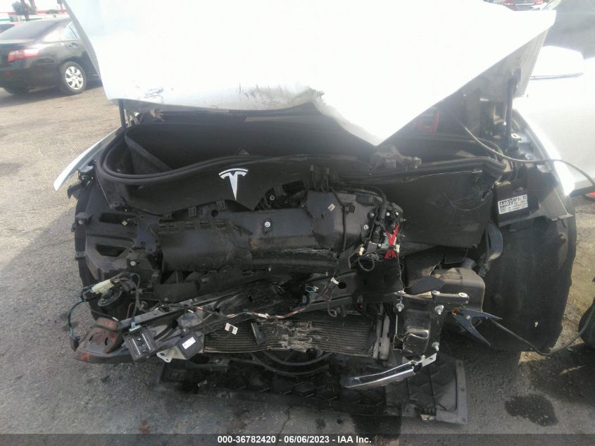 2018 TESLA MODEL X 75D/100D/P100D - 5YJXCDE26JF123358