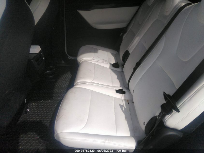 2018 TESLA MODEL X 75D/100D/P100D - 5YJXCDE26JF123358