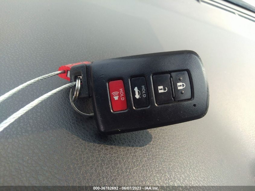2019 TOYOTA COROLLA SE - 2T1BURHE2KC141145