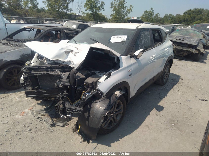 VIN KNDEPCAA7M7062017 2021 KIA SELTOS LX