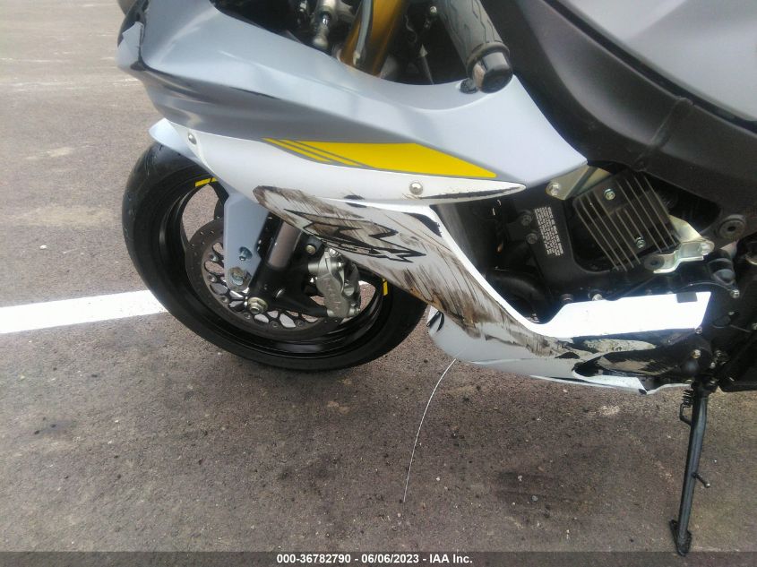 2022 SUZUKI GSX-R750 - JS1GR7MA8N7101389