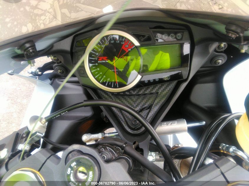 2022 SUZUKI GSX-R750 - JS1GR7MA8N7101389