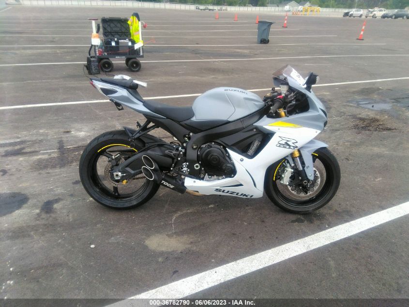 2022 SUZUKI GSX-R750 - JS1GR7MA8N7101389