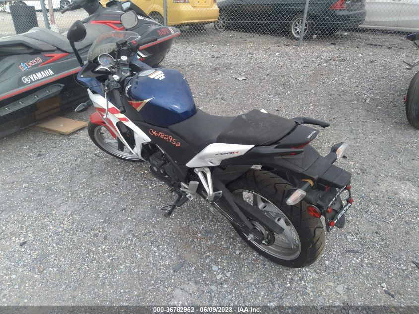 2012 HONDA CBR250 R - MLHMC4109C5200829