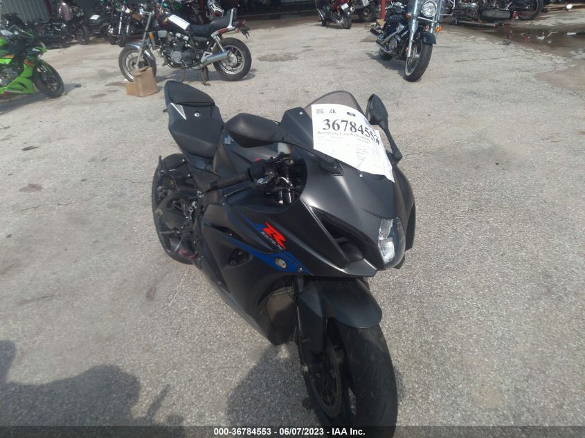 2018 SUZUKI GSX-R1000 - JS1DM11B5J2100011