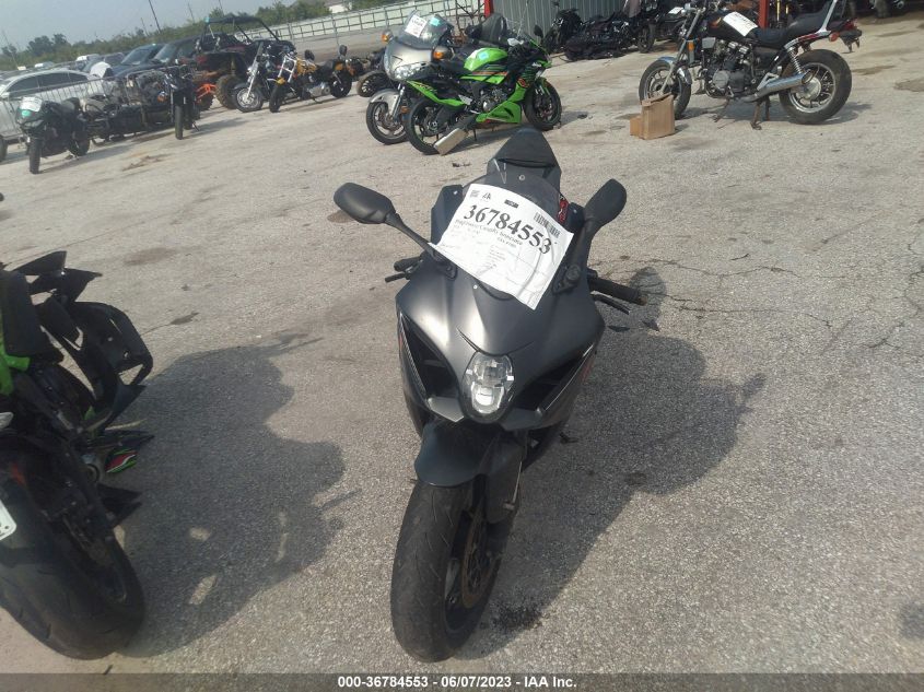 2018 SUZUKI GSX-R1000 - JS1DM11B5J2100011