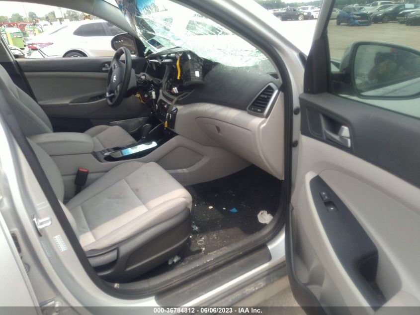 2017 HYUNDAI TUCSON SE - KM8J33A48HU325638