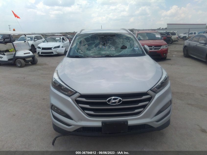 2017 HYUNDAI TUCSON SE - KM8J33A48HU325638