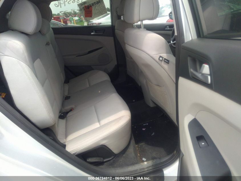 2017 HYUNDAI TUCSON SE - KM8J33A48HU325638