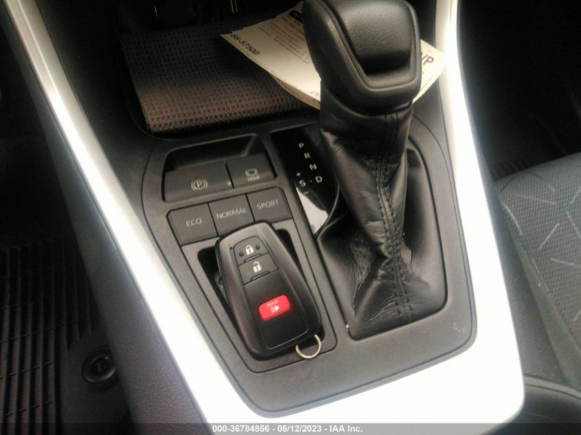 2020 TOYOTA RAV4 XLE - 2T3W1RFV3LC065537