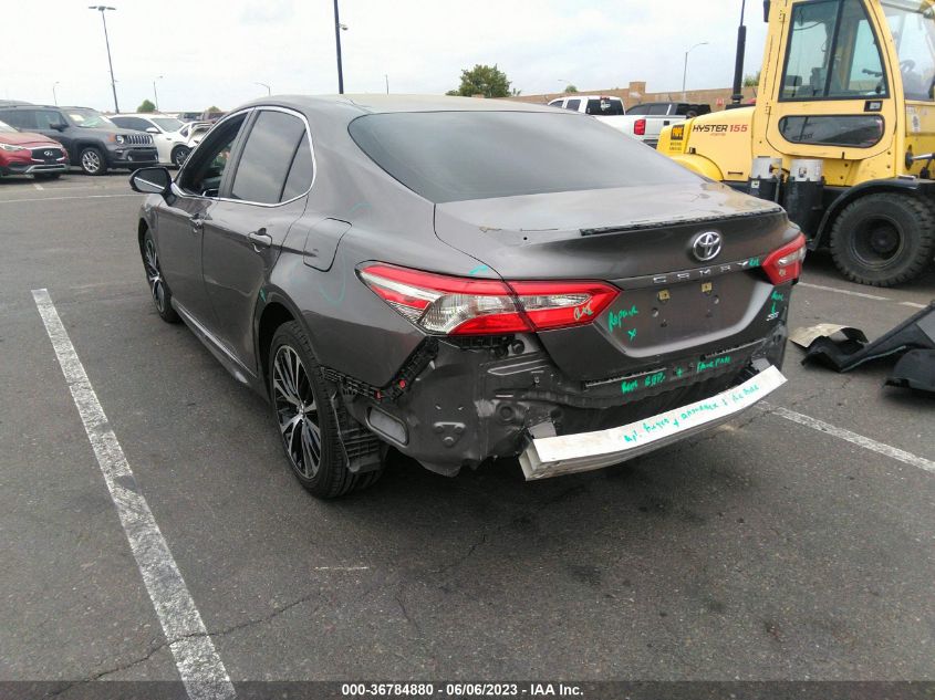 2018 TOYOTA CAMRY SE - 4T1B11HK4JU602472
