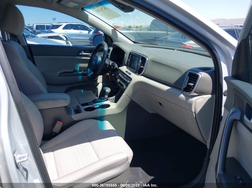 VIN KNDPM3AC8K7531468 2019 KIA SPORTAGE LX