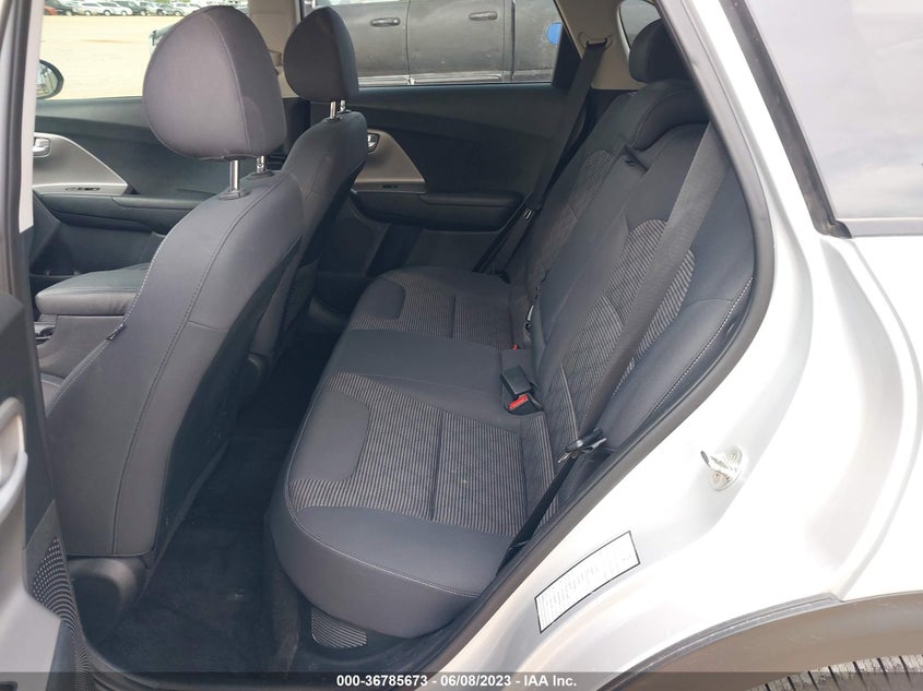 VIN KNDCB3LC2K5245421 2019 KIA NIRO LX