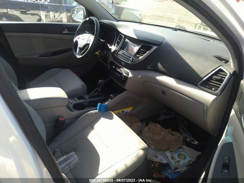 2017 HYUNDAI TUCSON SE - KM8J3CA42HU316904