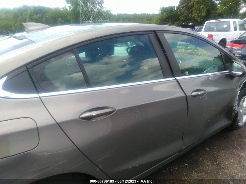 2018 CHEVROLET CRUZE LT - 1G1BE5SM1J7205027