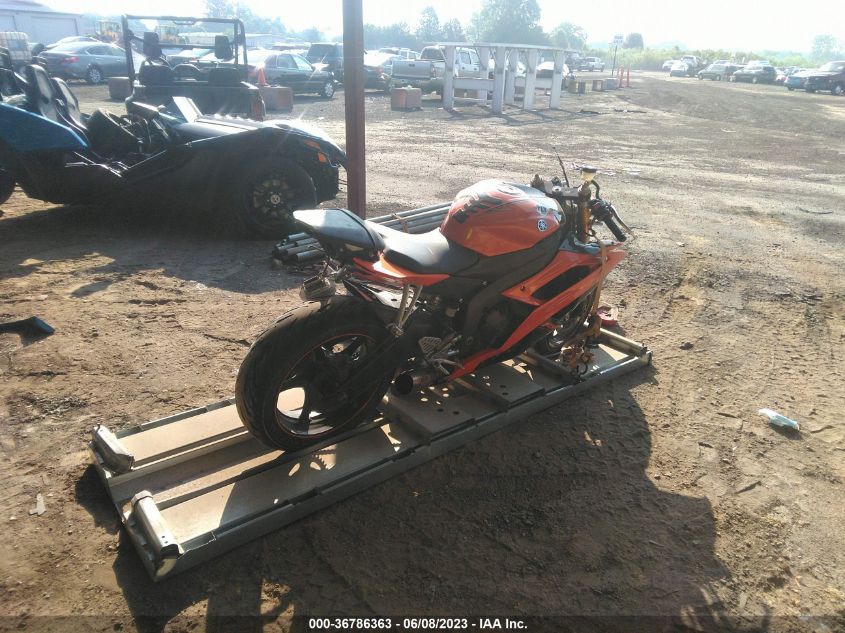 2009 YAMAHA YZFR6 JYARJ16E29A010562