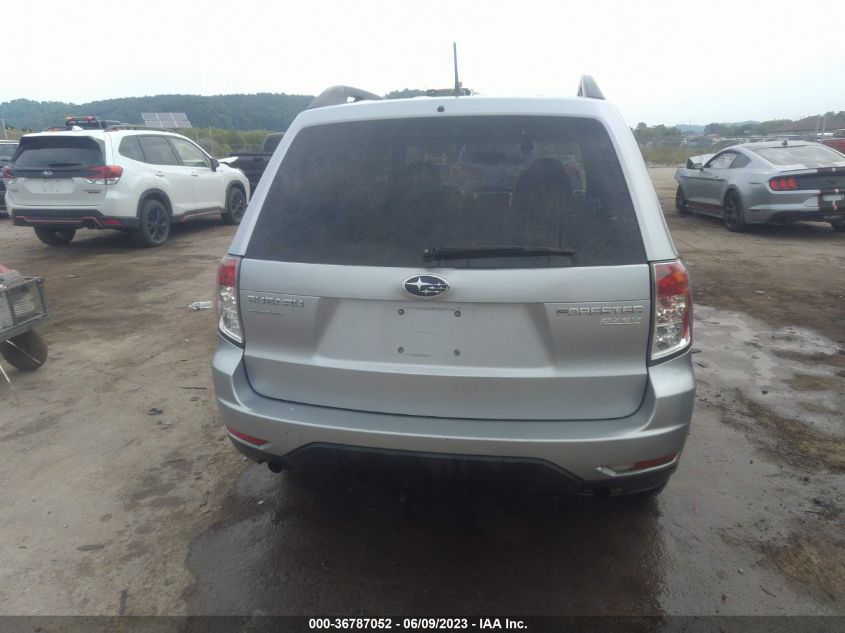 2013 SUBARU FORESTER 2.5X PREMIUM - JF2SHADC9DH440982