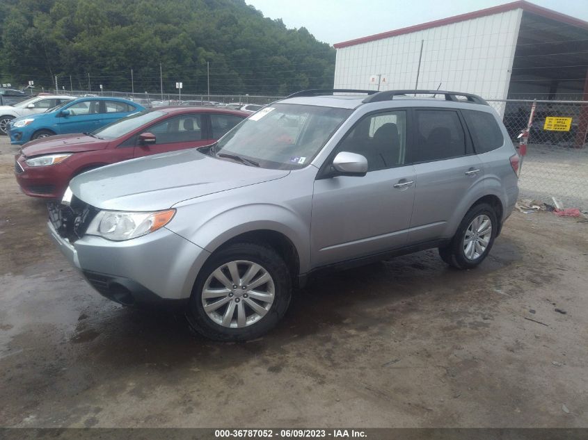 2013 SUBARU FORESTER 2.5X PREMIUM - JF2SHADC9DH440982