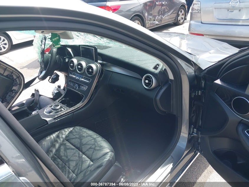 VIN 55SWF4JB2HU198916 2017 MERCEDES-BENZ C-CLASS C 300
