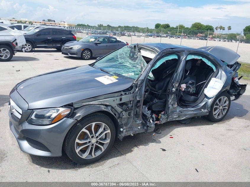 VIN 55SWF4JB2HU198916 2017 MERCEDES-BENZ C-CLASS C 300