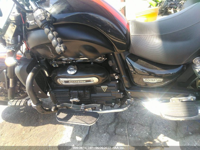 2017 TRIUMPH MOTORCYCLE ROCKET III ROADSTER - SMTC02L40HJ788079