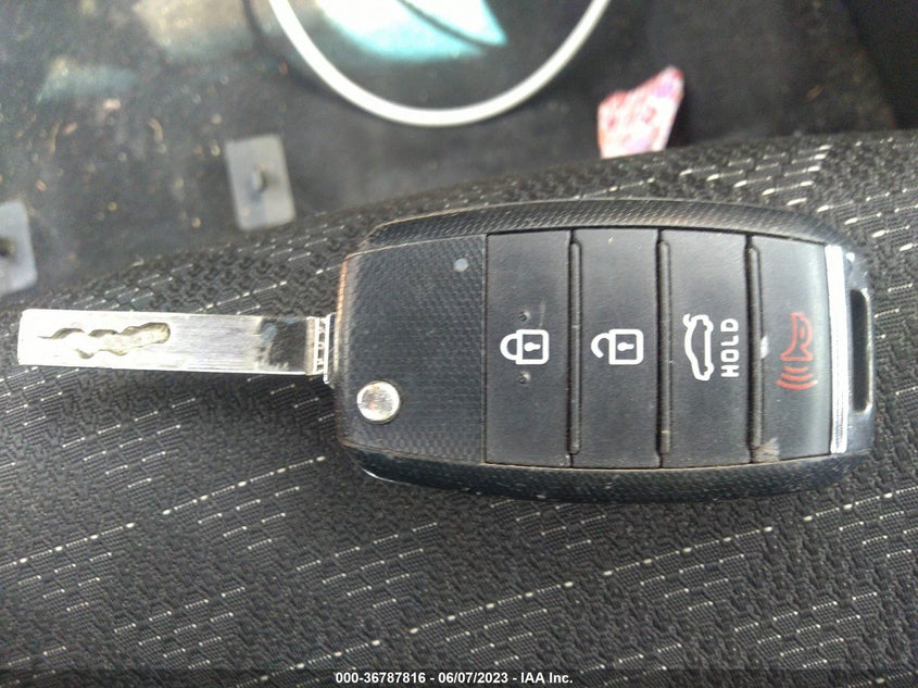 VIN 3KPA24AB2KE196734 2019 KIA RIO S