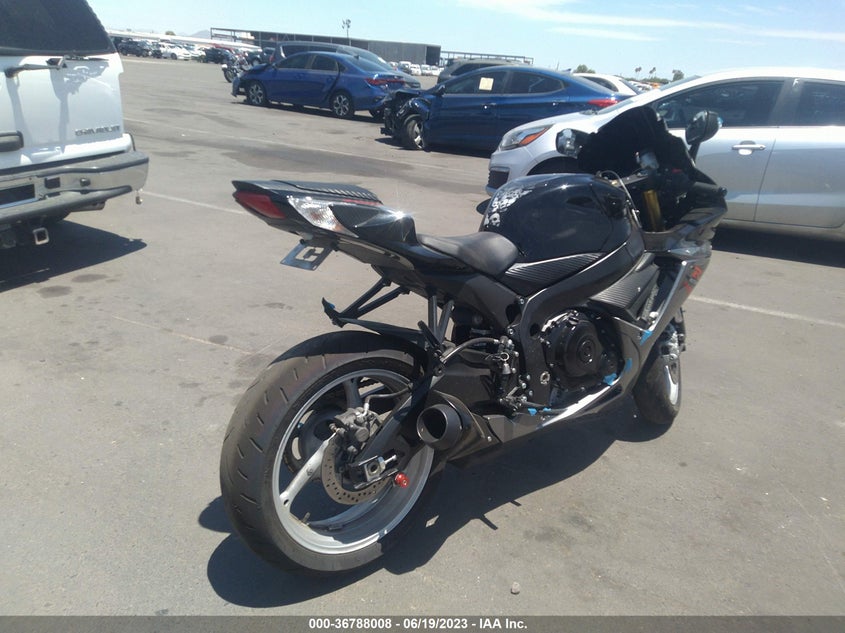 VIN JS1GR7MA4J2100716 2018 SUZUKI GSX-R750