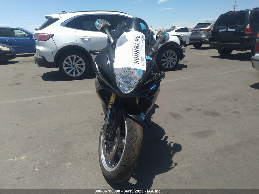 VIN JS1GR7MA4J2100716 2018 SUZUKI GSX-R750