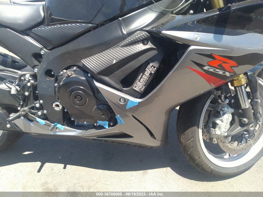 VIN JS1GR7MA4J2100716 2018 SUZUKI GSX-R750