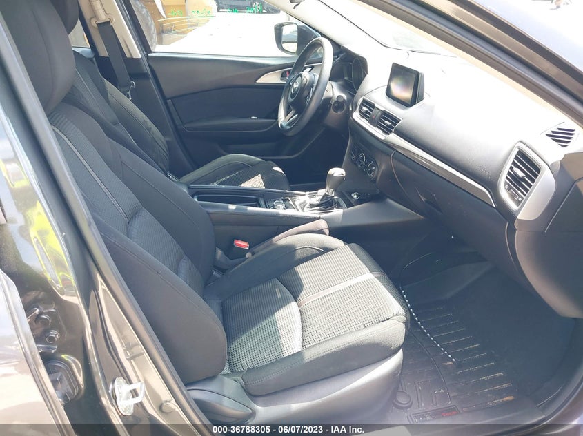 VIN 3MZBN1U72JM200137 2018 MAZDA MAZDA3 4-DOOR SPORT