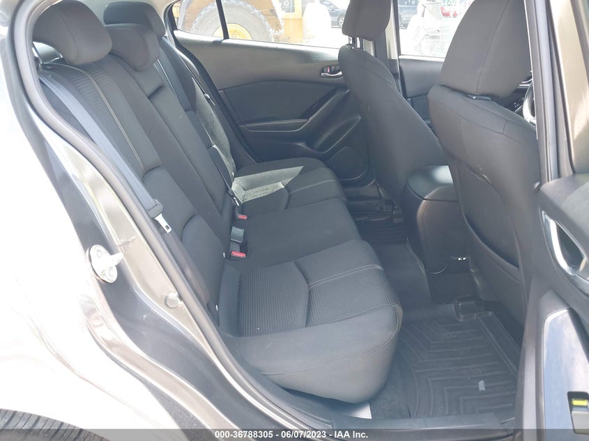 VIN 3MZBN1U72JM200137 2018 MAZDA MAZDA3 4-DOOR SPORT
