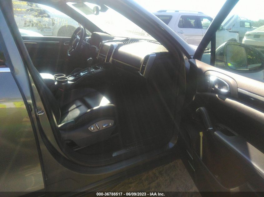 2016 PORSCHE CAYENNE - WP1AA2A28GKA11323