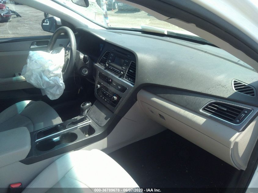 2015 HYUNDAI SONATA 2.4L SE - 5NPE24AF7FH203148