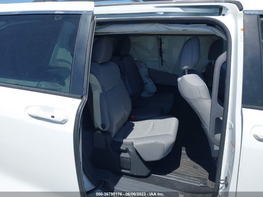 2022 TOYOTA SIENNA LE - 5TDKRKEC5NS086651