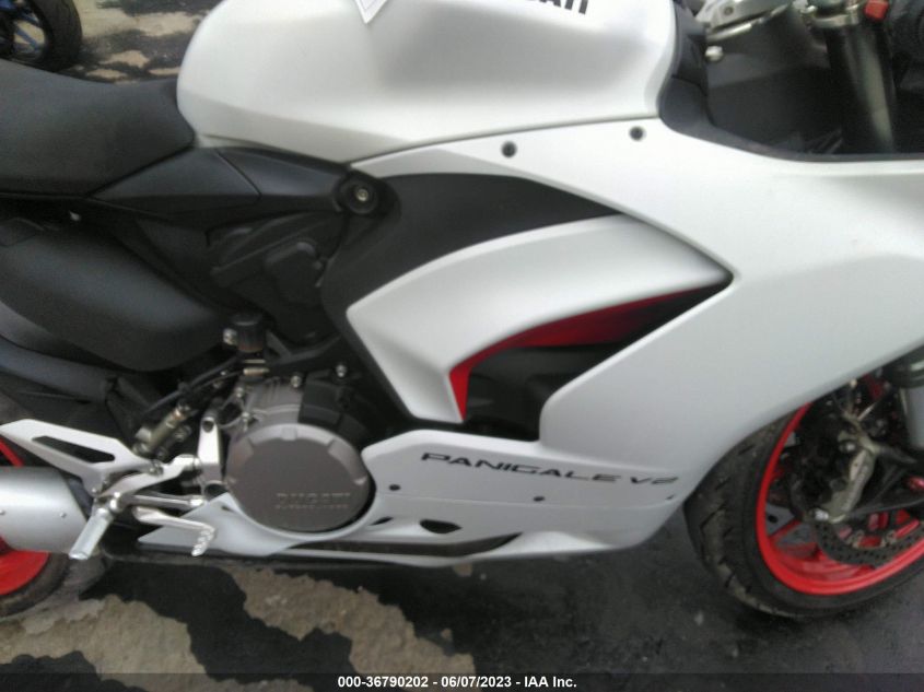 2021 DUCATI PANIGALE V2 ZDMHAATW3MB004273