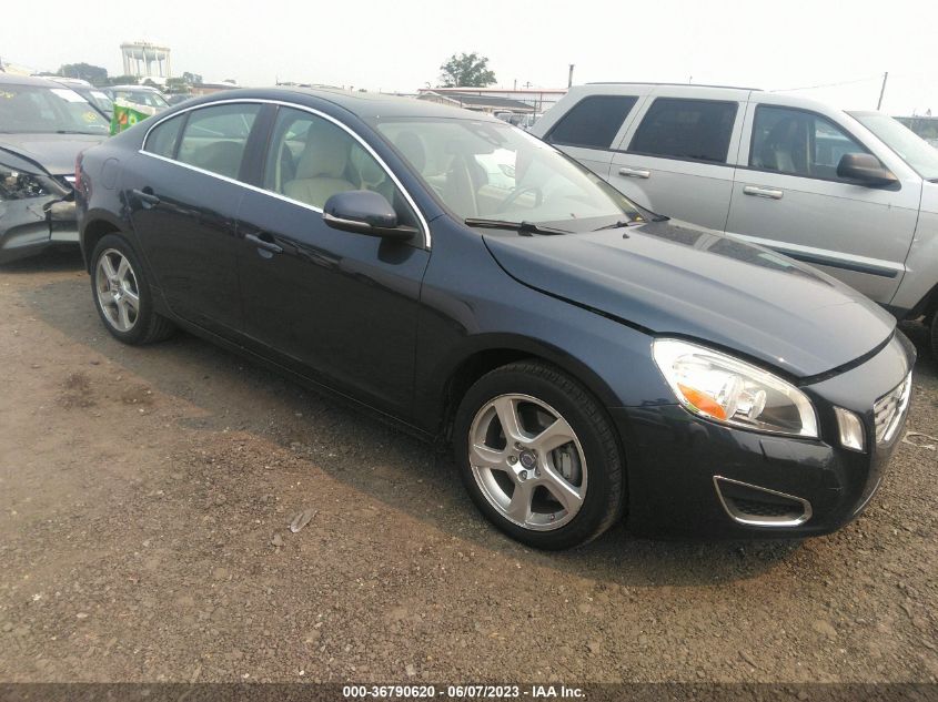 2013 VOLVO S60 T5 - YV1612FHXD2188398