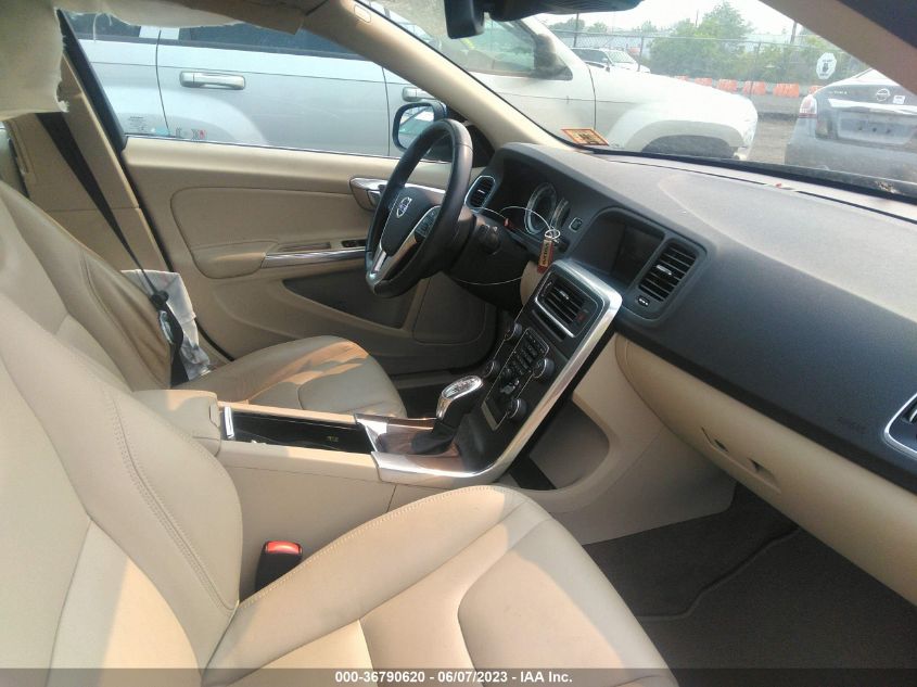 2013 VOLVO S60 T5 - YV1612FHXD2188398
