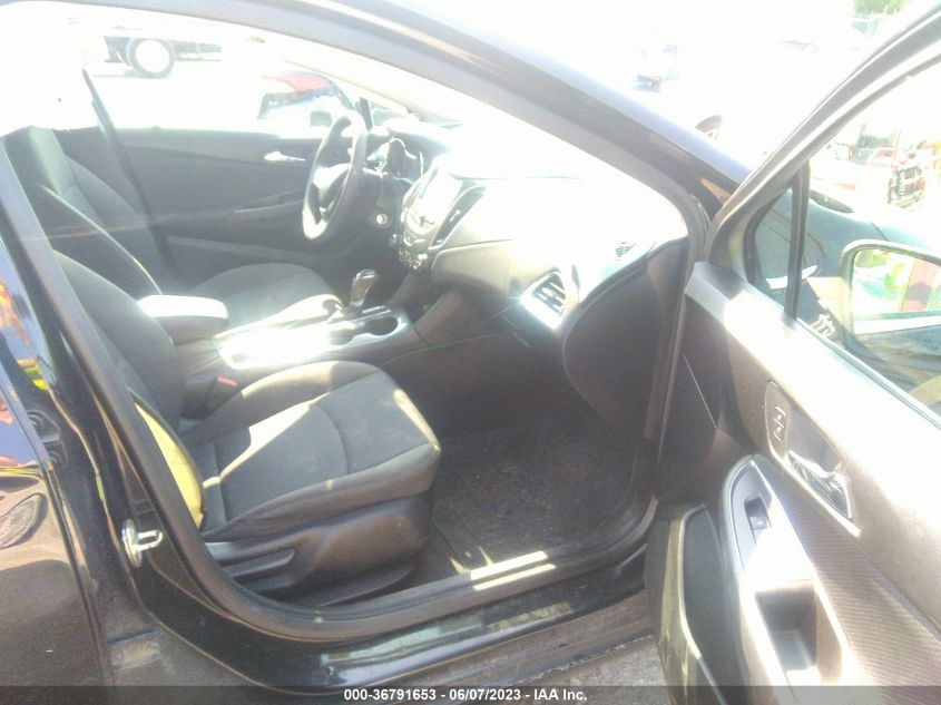 2018 CHEVROLET CRUZE LT - 1G1BE5SM1J7194563