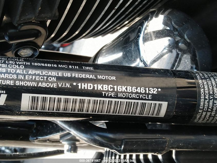 2019 HARLEY-DAVIDSON FLHX - 1HD1KBC16KB646132