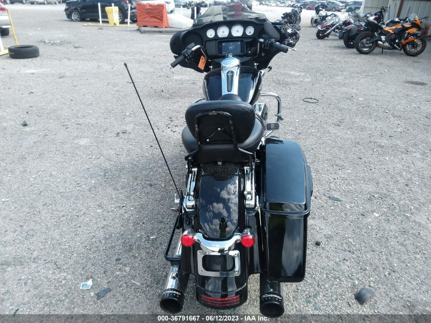2019 HARLEY-DAVIDSON FLHX - 1HD1KBC16KB646132