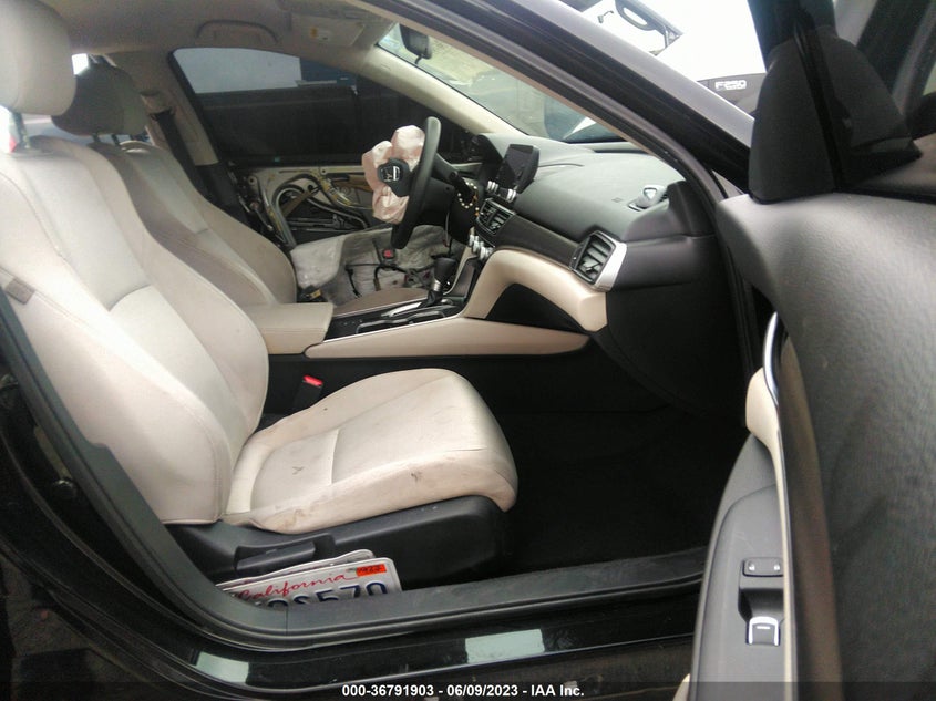 VIN 1HGCV1F10JA079607 2018 HONDA ACCORD SEDAN LX 1.5T