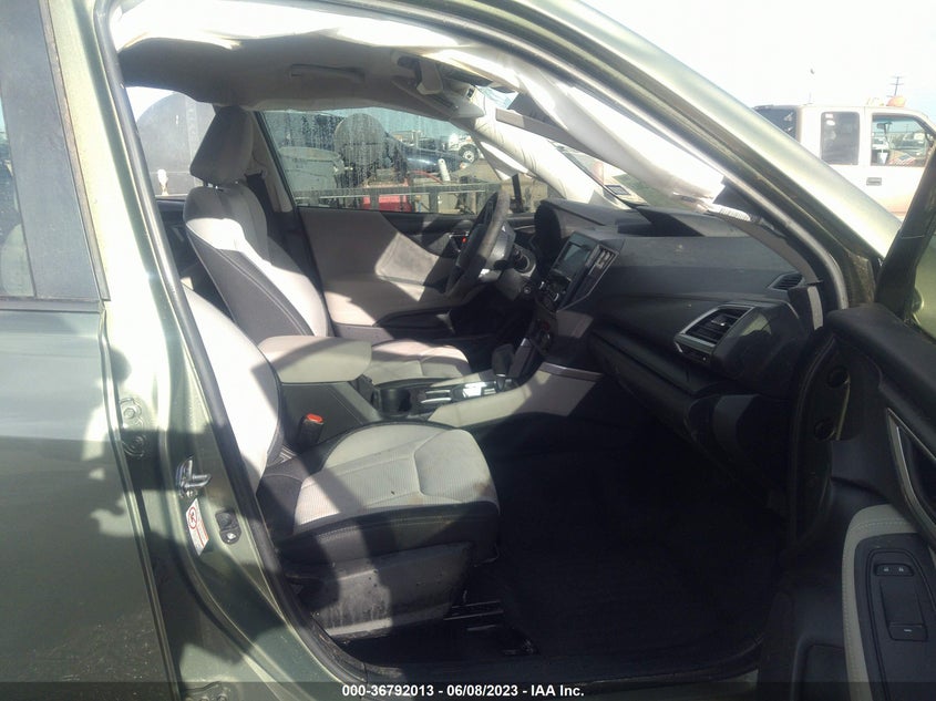 VIN JF2SKACC4KH569079 2019 SUBARU FORESTER